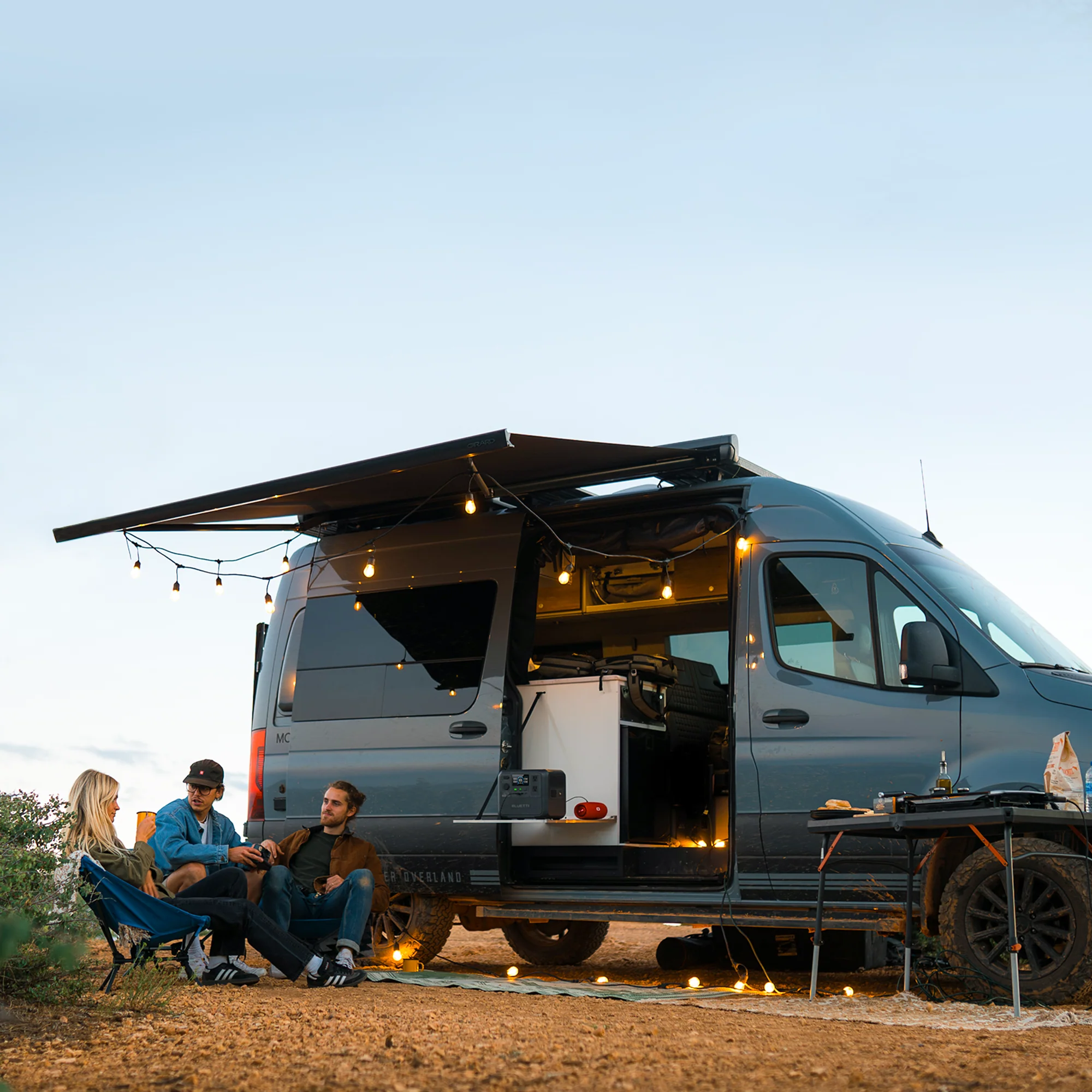 BLUETTI AC70P vista en uso