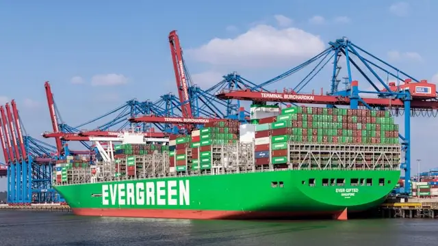 foto de auto importado en la habana